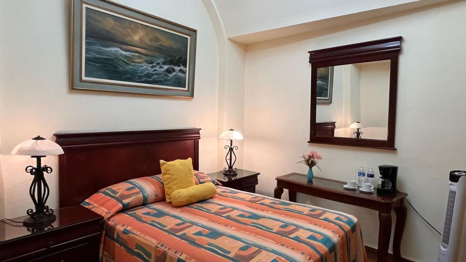 Hotel Antigua Casa De Piedra 圣米格尔－德阿连德 外观 照片